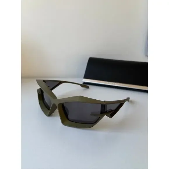 NEW Givenchy GV40049U Cut Mask Khaki Green Sunglasses